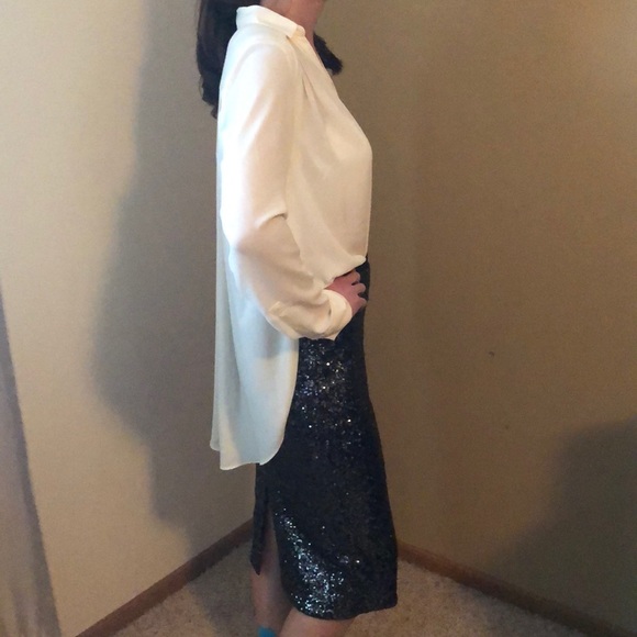 Express - ivory button up with soft pleats - Picture 10 of 11